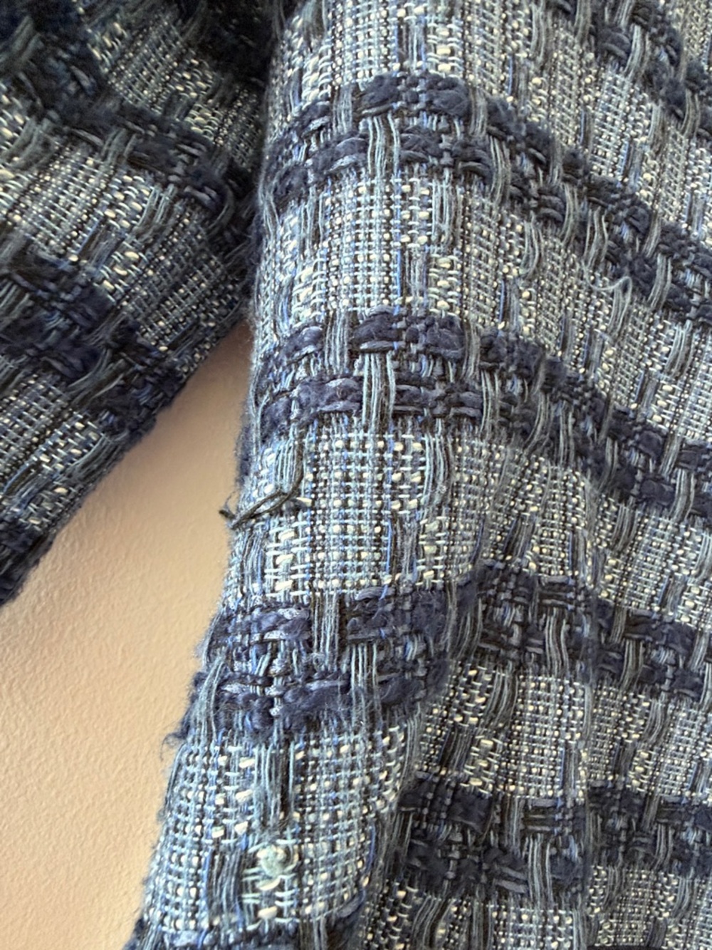 Blue Multi Tweed Lady Jacket Silver Buttons Elie Tahari Blazer Size M EUC - Picture 8 of 9
